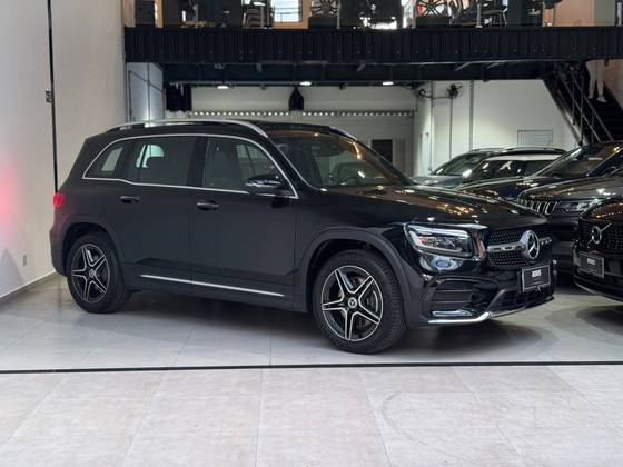 MERCEDES-BENZ GLB 220 2.0 MHEV AMG LINE 4MATIC 8G-DCT MERCEDES-BENZ GLB 220 2.0 MHEV AMG LINE 4MATIC 8G-DCT